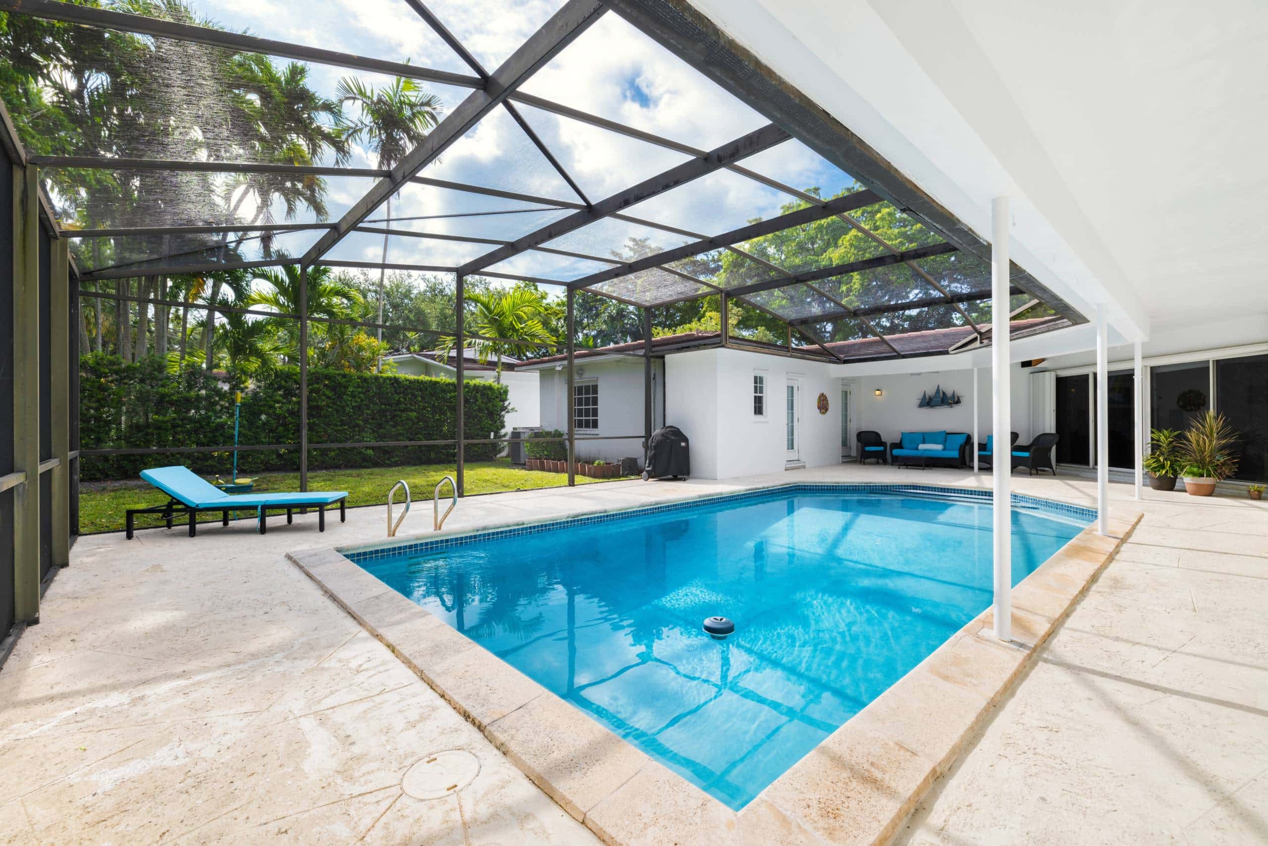 Nos Pool House